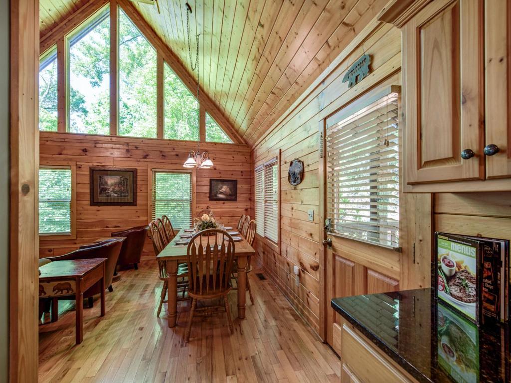 Bear'S Corner, 3 Bedrooms, Wifi, Pool Table, Hot Tub, Wifi, Sleeps 10 Gatlinburg Luaran gambar