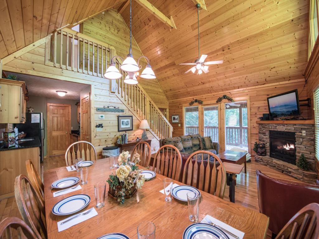 Bear'S Corner, 3 Bedrooms, Wifi, Pool Table, Hot Tub, Wifi, Sleeps 10 Gatlinburg Luaran gambar