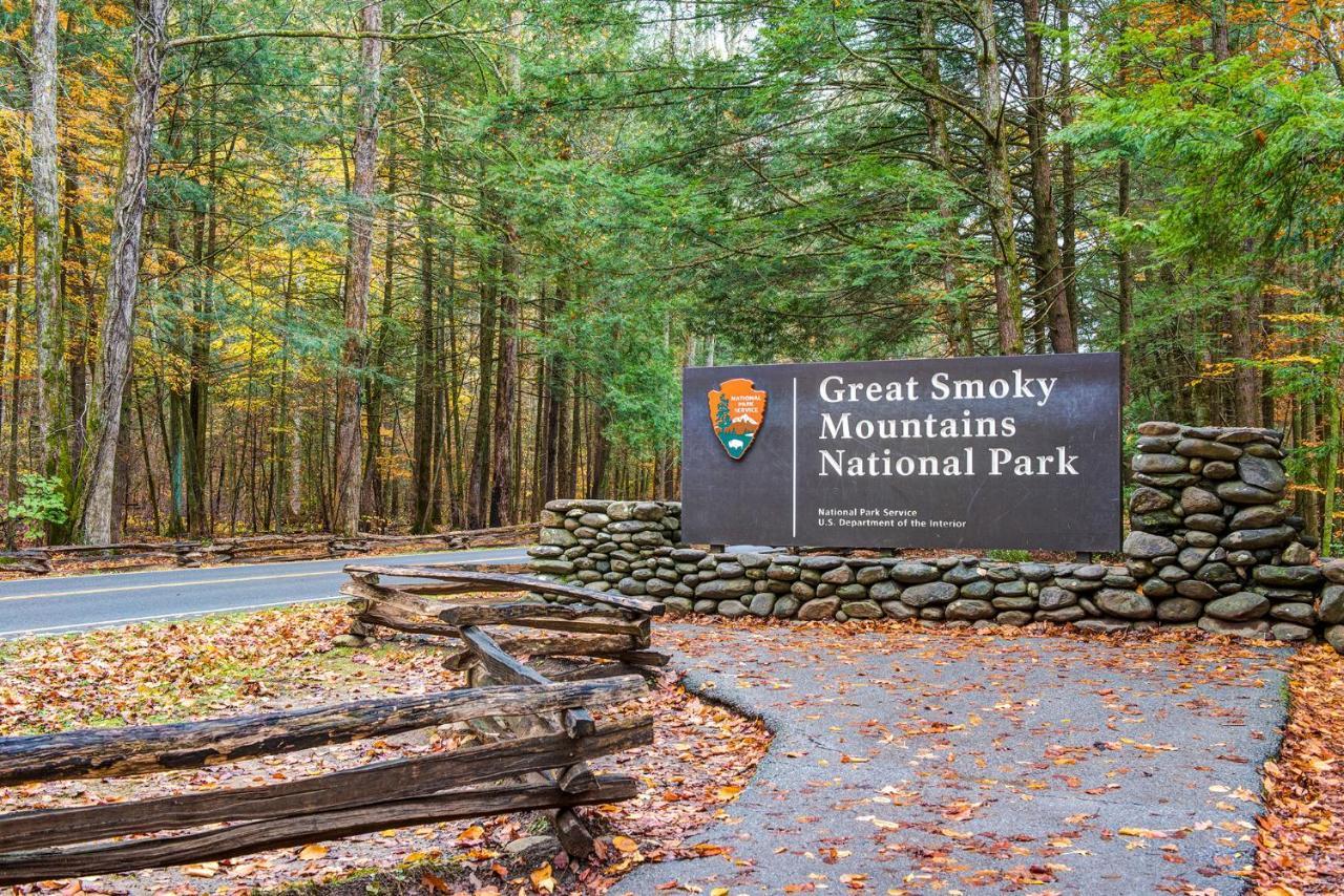 Bear'S Corner, 3 Bedrooms, Wifi, Pool Table, Hot Tub, Wifi, Sleeps 10 Gatlinburg Luaran gambar
